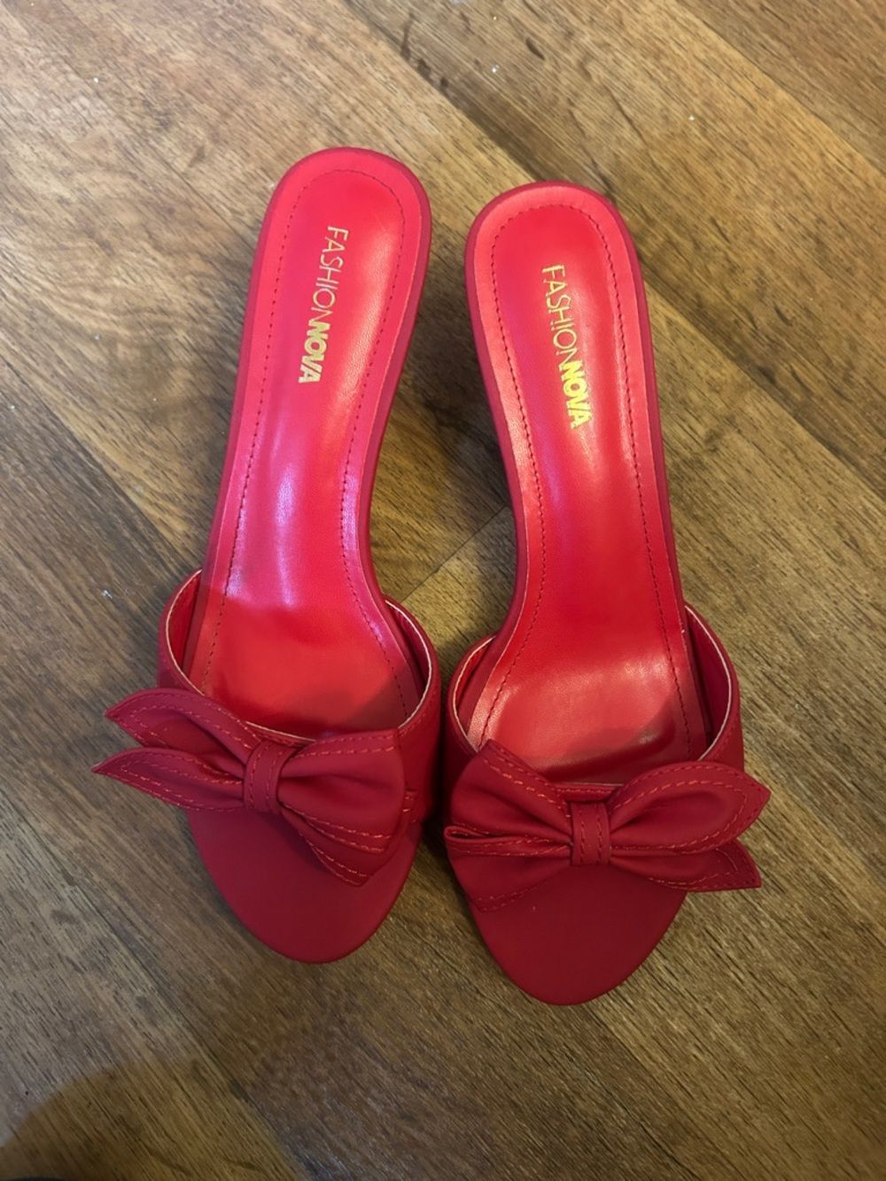 Fashion Nova Red Bow Kitten hill slide Mules